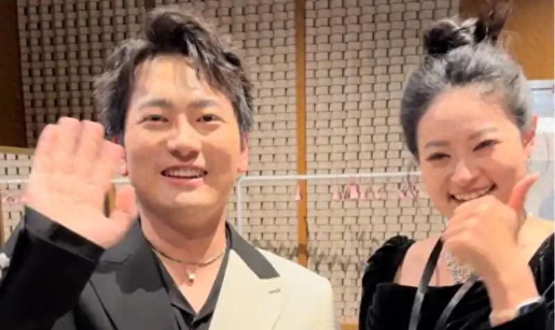 内容创作者的两种变现路径：Tim的商业模式VS盗月社的轻松风格，你选哪条路？